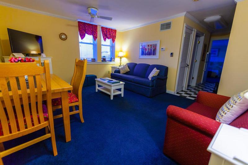 Deluxe King Suite