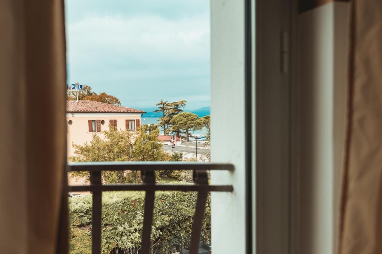 Deluxe Double or Twin Room Lake View