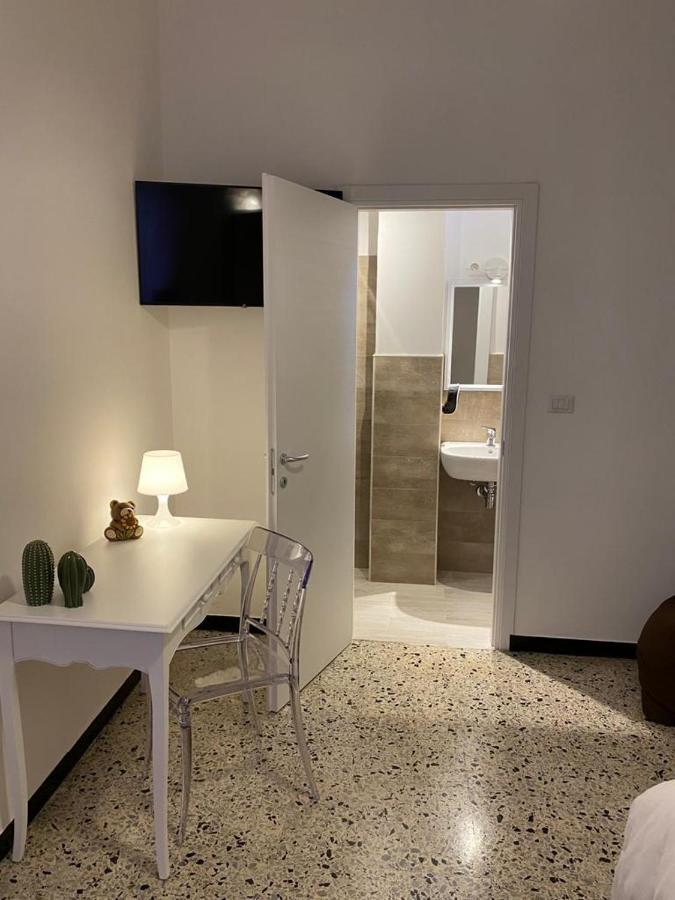 Deluxe Double Room Ensuite Bathroom,1000148610:JPEG