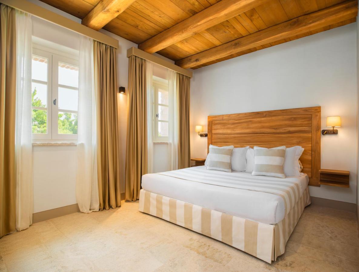 Deluxe Room spa access