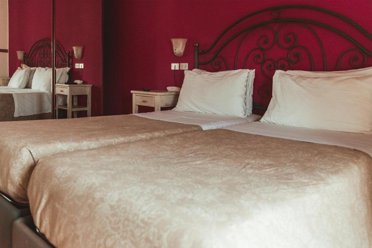 Deluxe Double or Twin Room Lake View