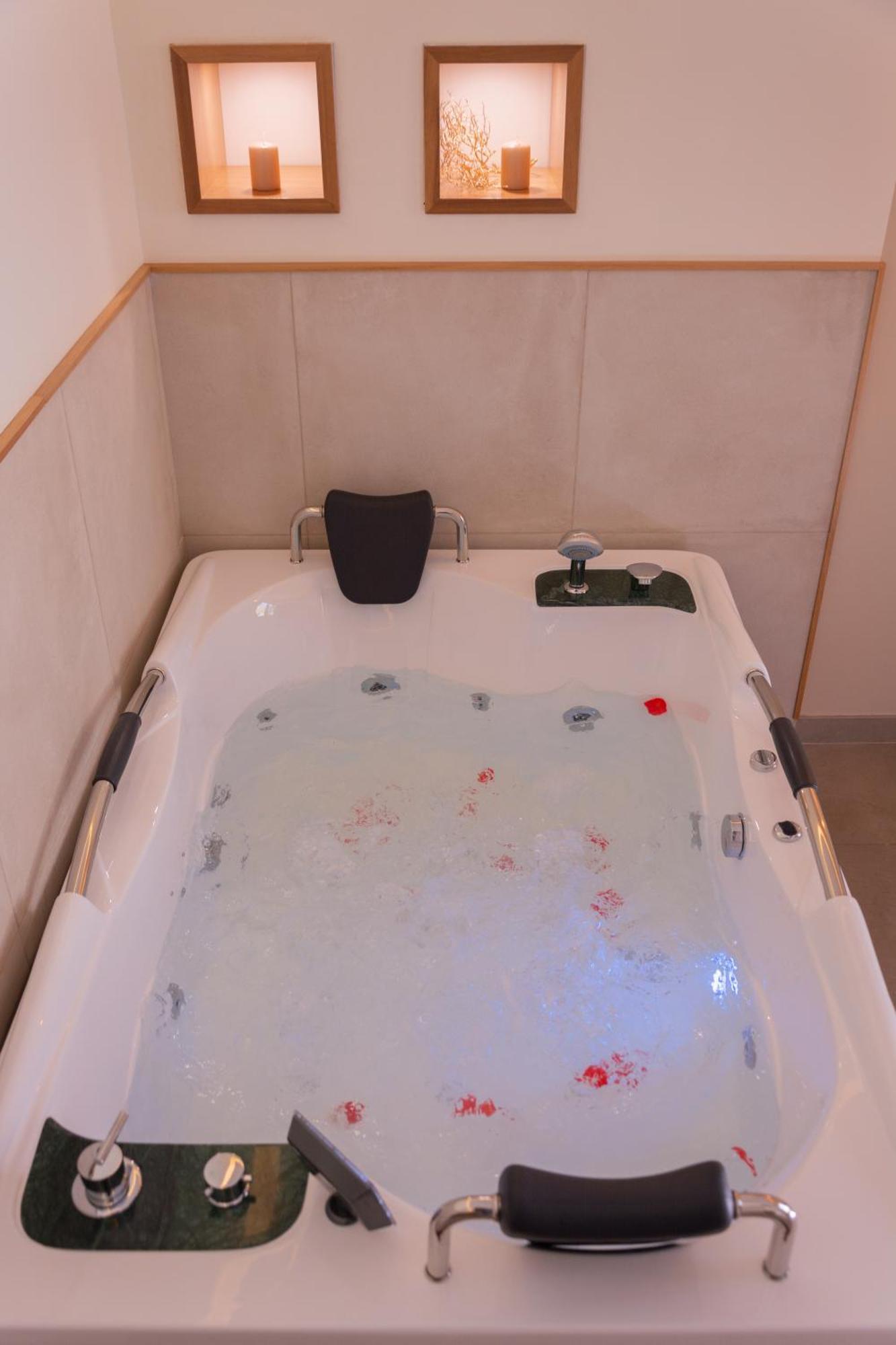 Double Room Spa Bath