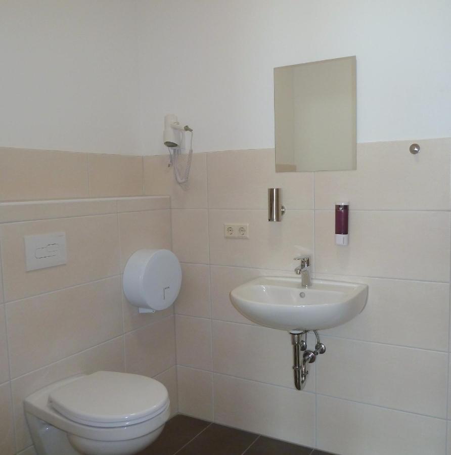 Family Room Bathroom,1124010645:JPEG