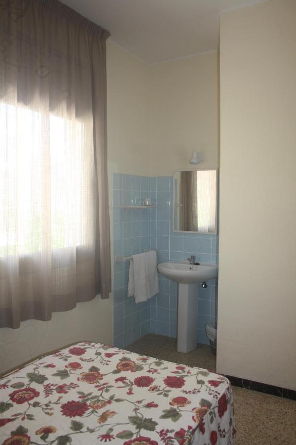Twin Room,1672594084:JPEG