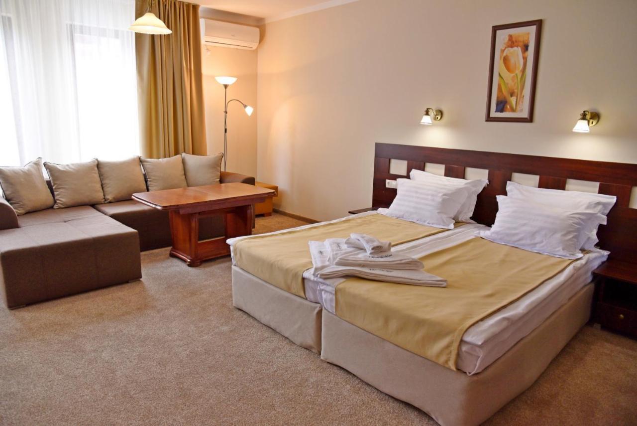 Large Double or Twin Room