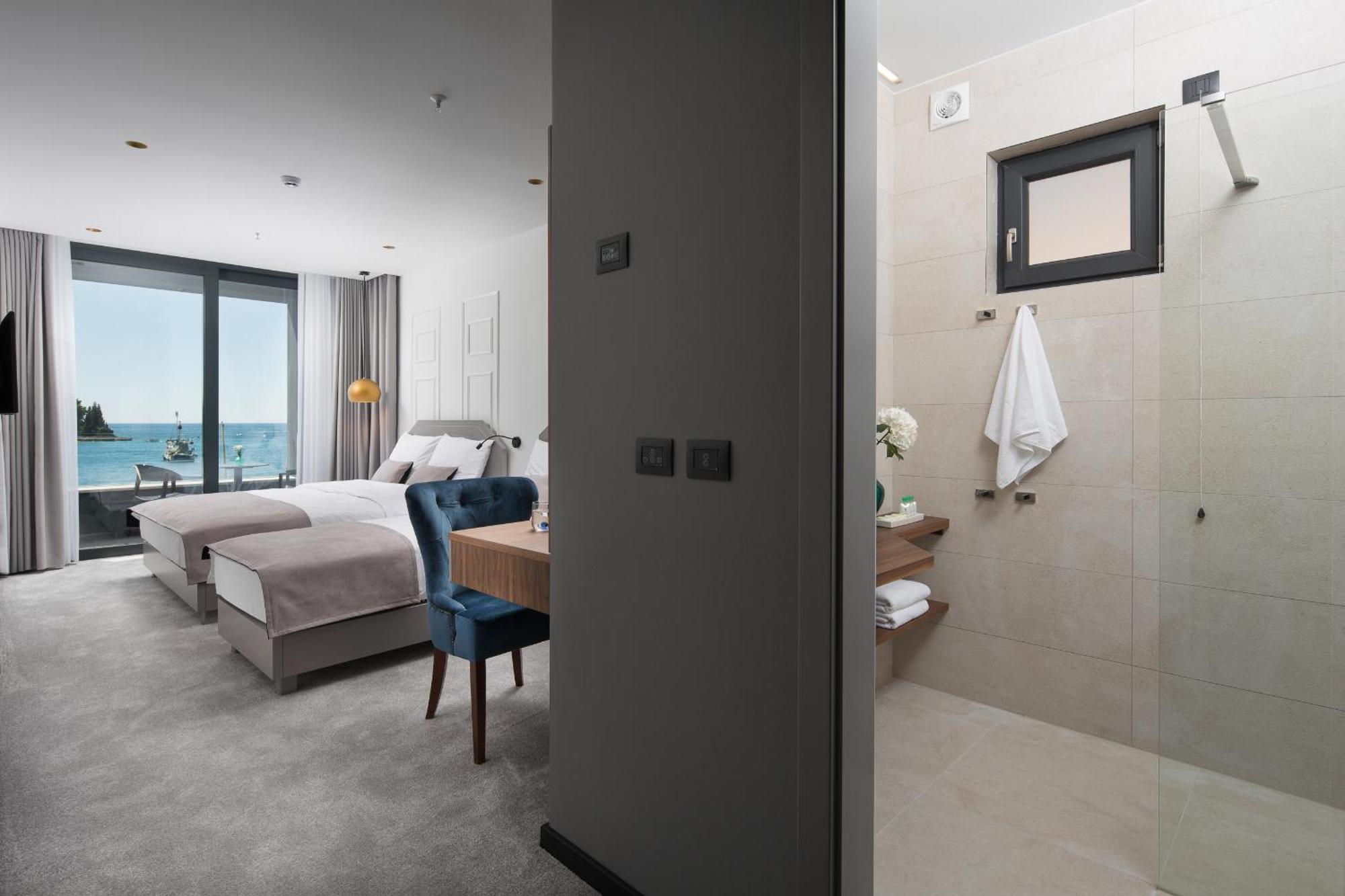 Superior Triple Room Balcony Sea View