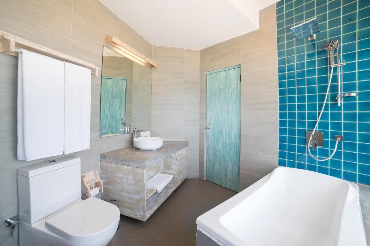 Premier Ocean Suite on Food & Beverage