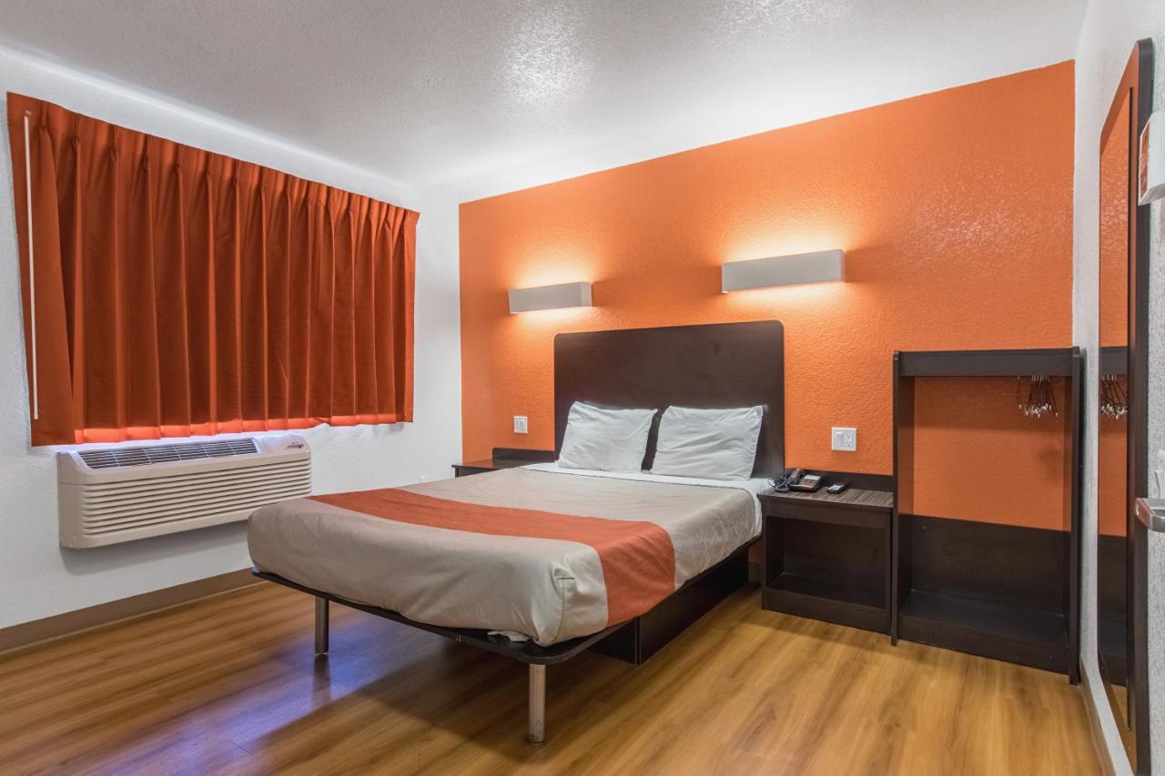 1 Queen Bed | Non-Smoking Mini Fridge