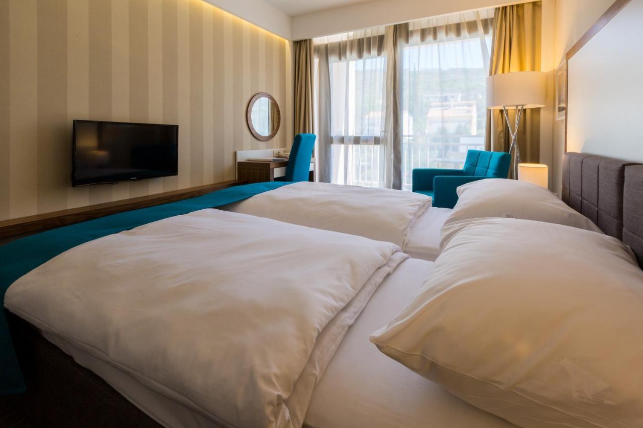 Double or Twin Room,1282681708:JPEG