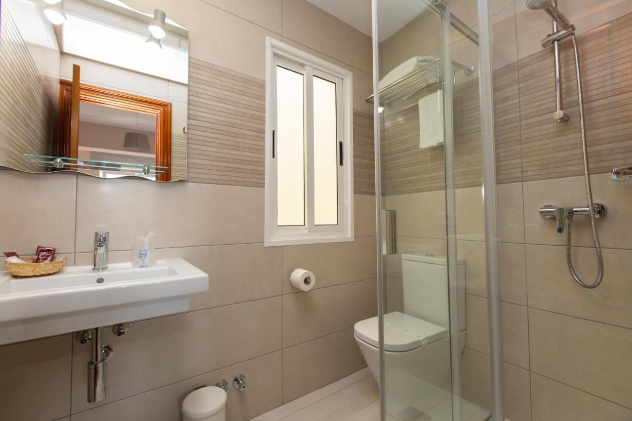 Double Room Private Bathroom