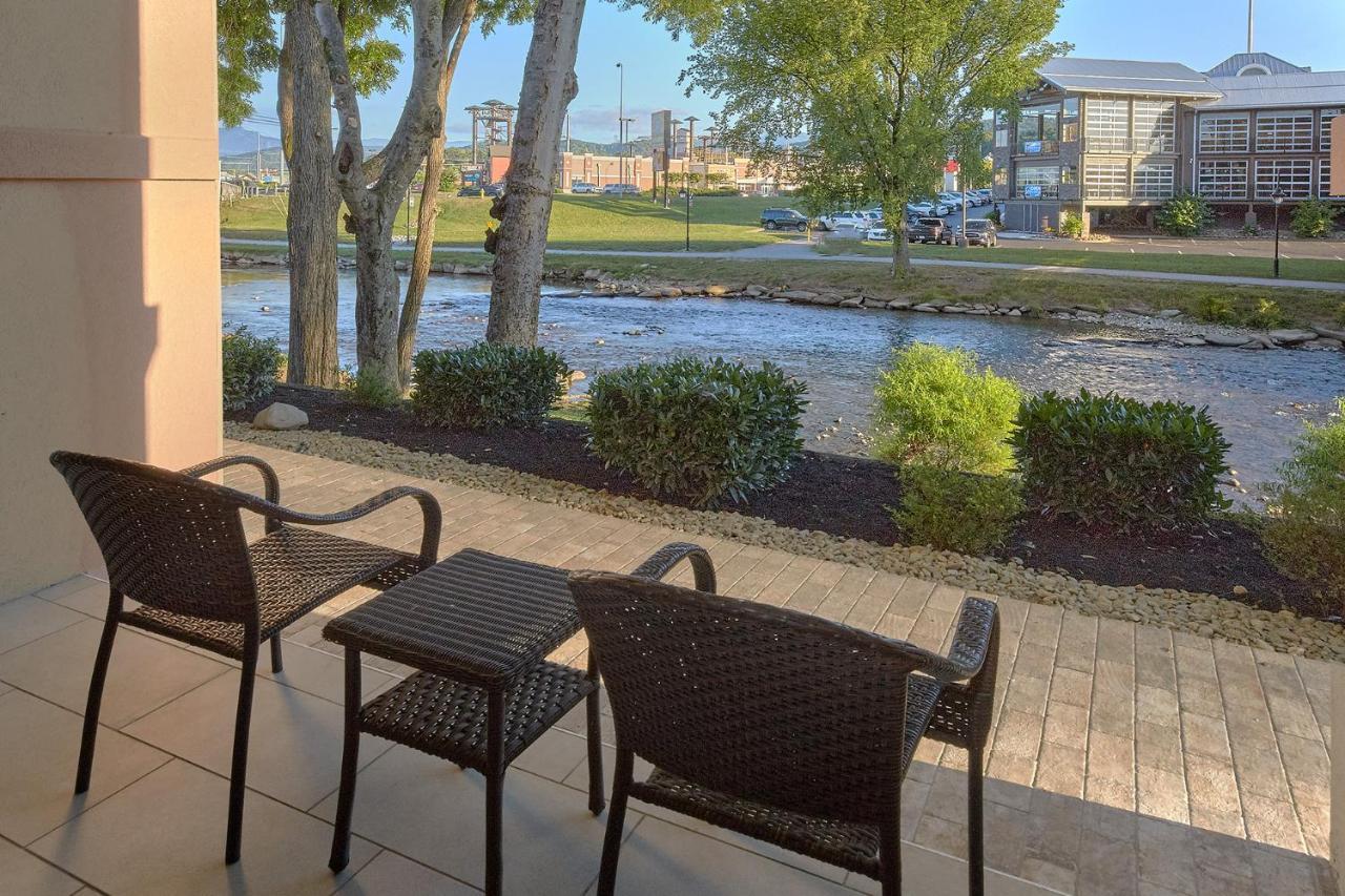 River Balcony Double Queen