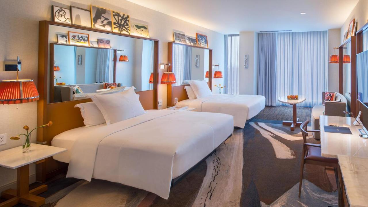 Deluxe Queen Room Disability Access