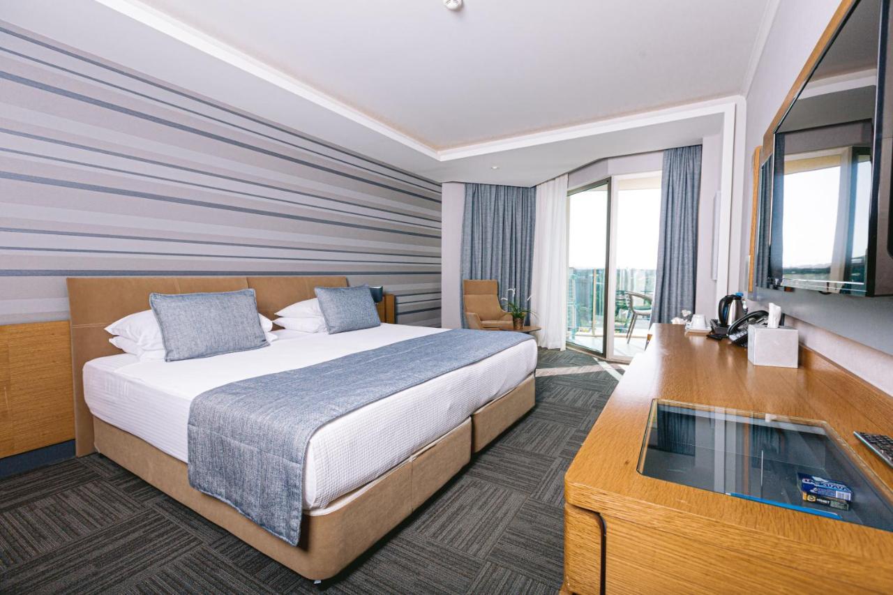 Deluxe Double or Twin Room,1006809580:JPEG