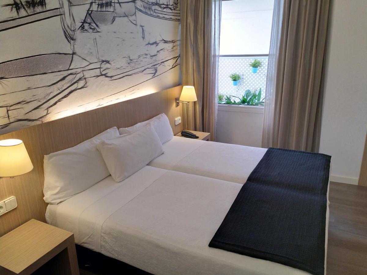 Double or Twin Room Interior,1006936729:JPEG