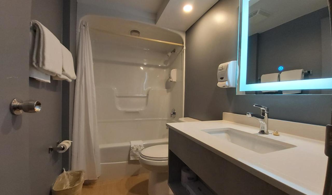 Deluxe 2 Queen Room Waterpark