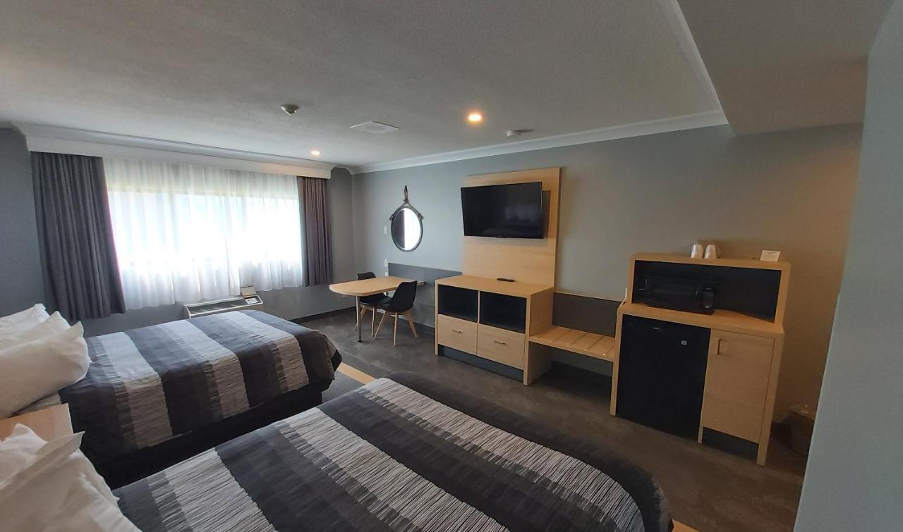 Deluxe 2 Queen Room Waterpark