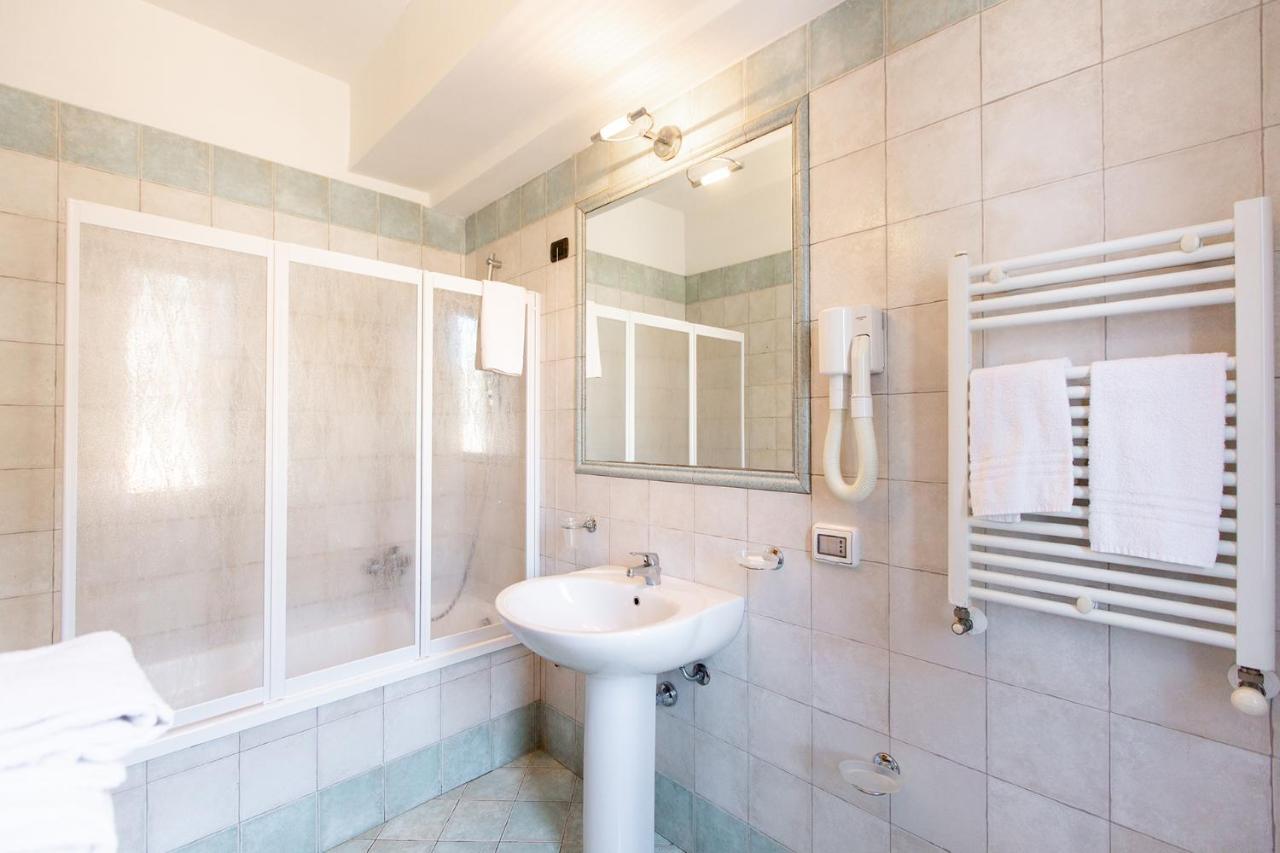 Classic Double Room,643902411:JPEG