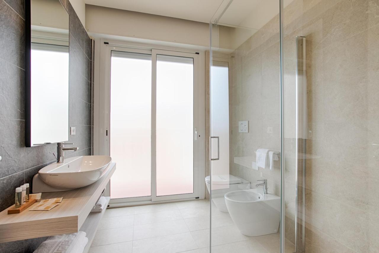 Large Double or Twin Room
