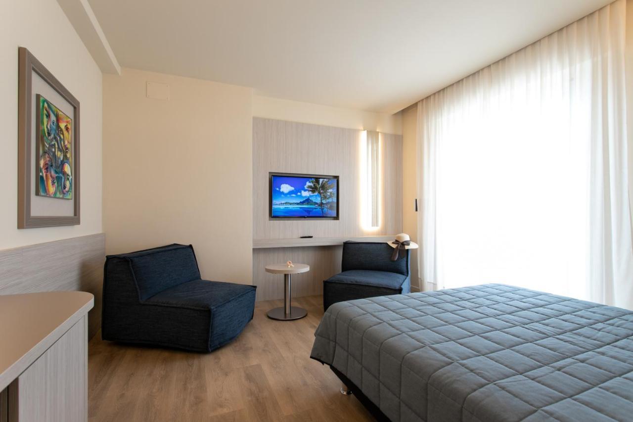 Large Double or Twin Room