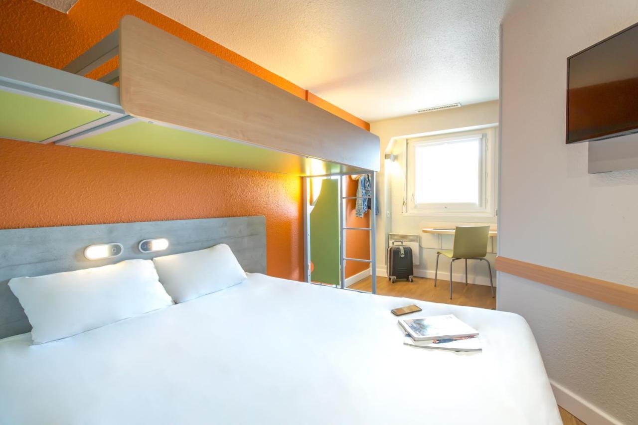 Triple Room One Double Bed One Bunk Bed,1008928465:JPEG