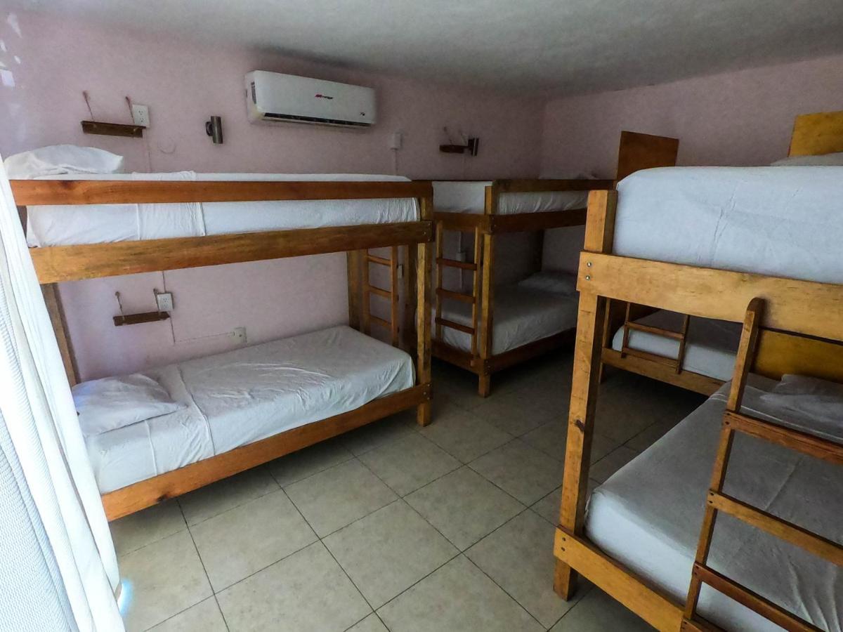 8-Bed Female Dormitory Room,1008429637:JPEG