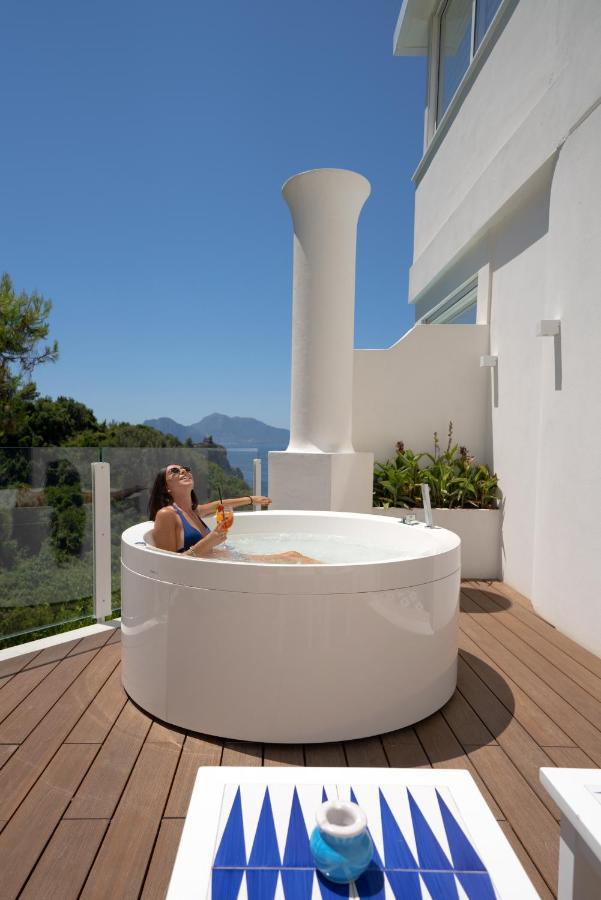 Queen Suite Spa Bath