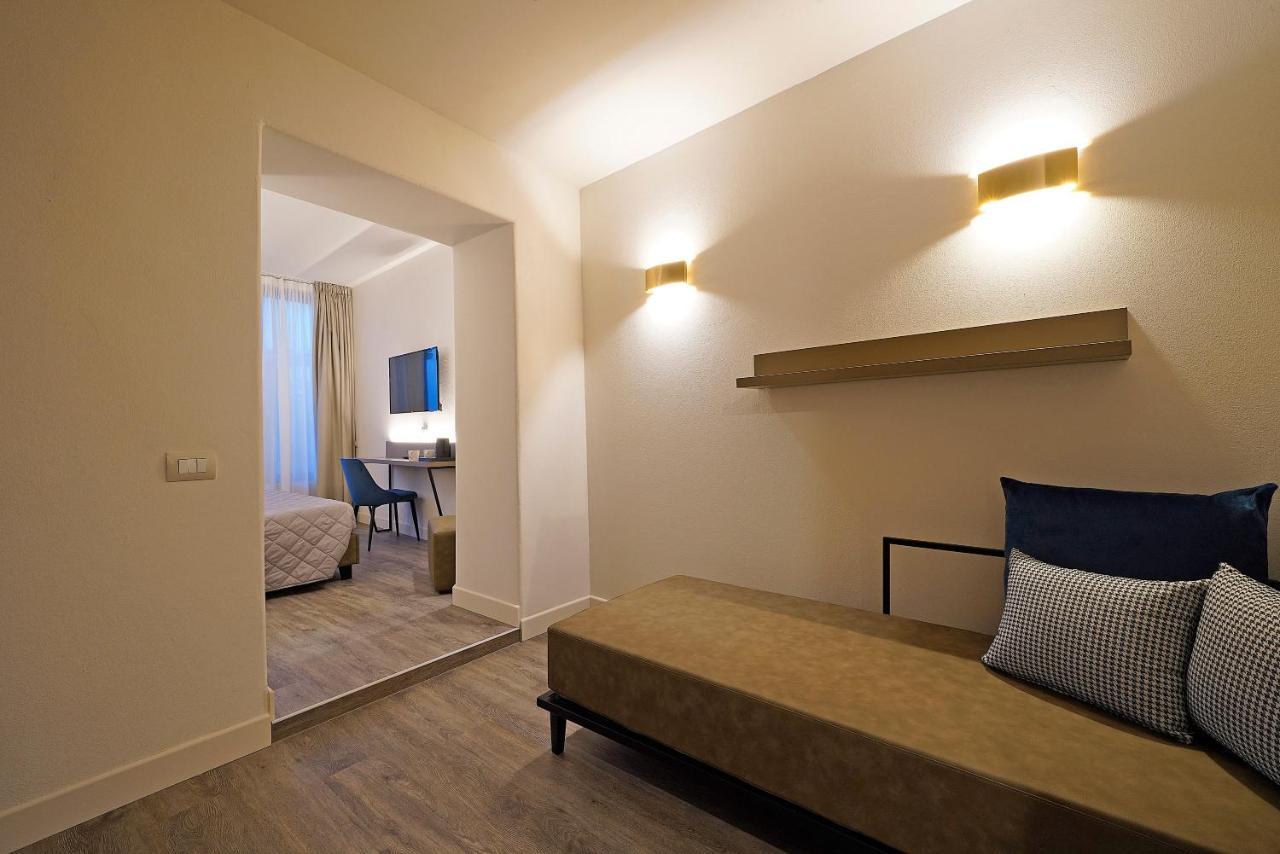 Superior Double or Twin Room Lake View Terrace