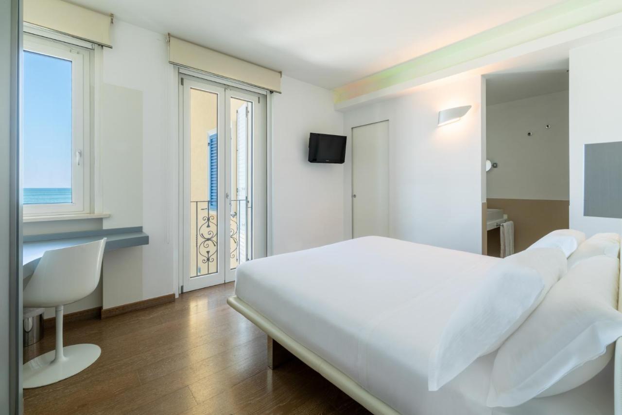 Deluxe Double Room Sea View without Balcony