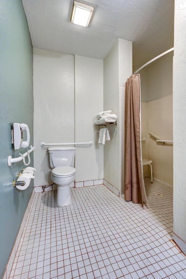 Deluxe Double Queen Accessible Room