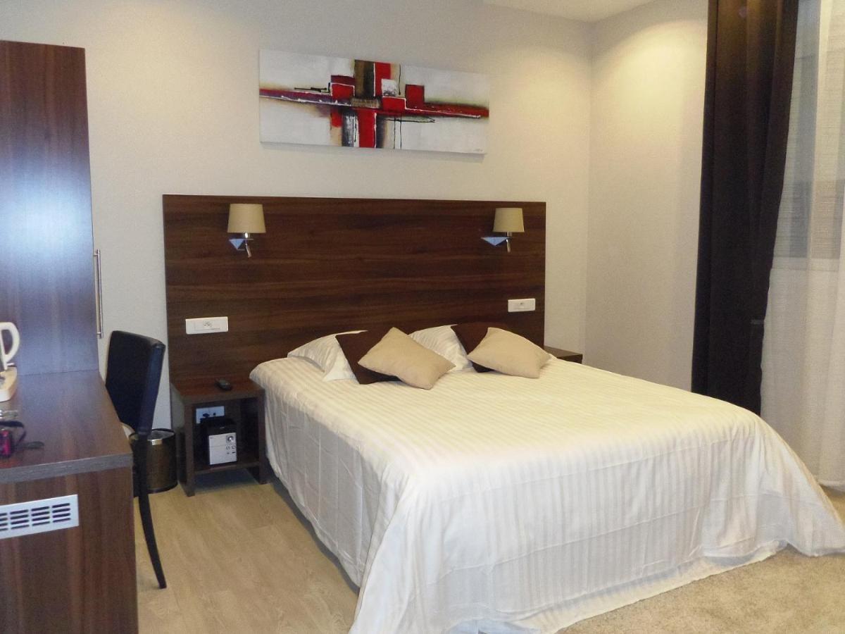 Superior Queen Room,1406955332:JPEG