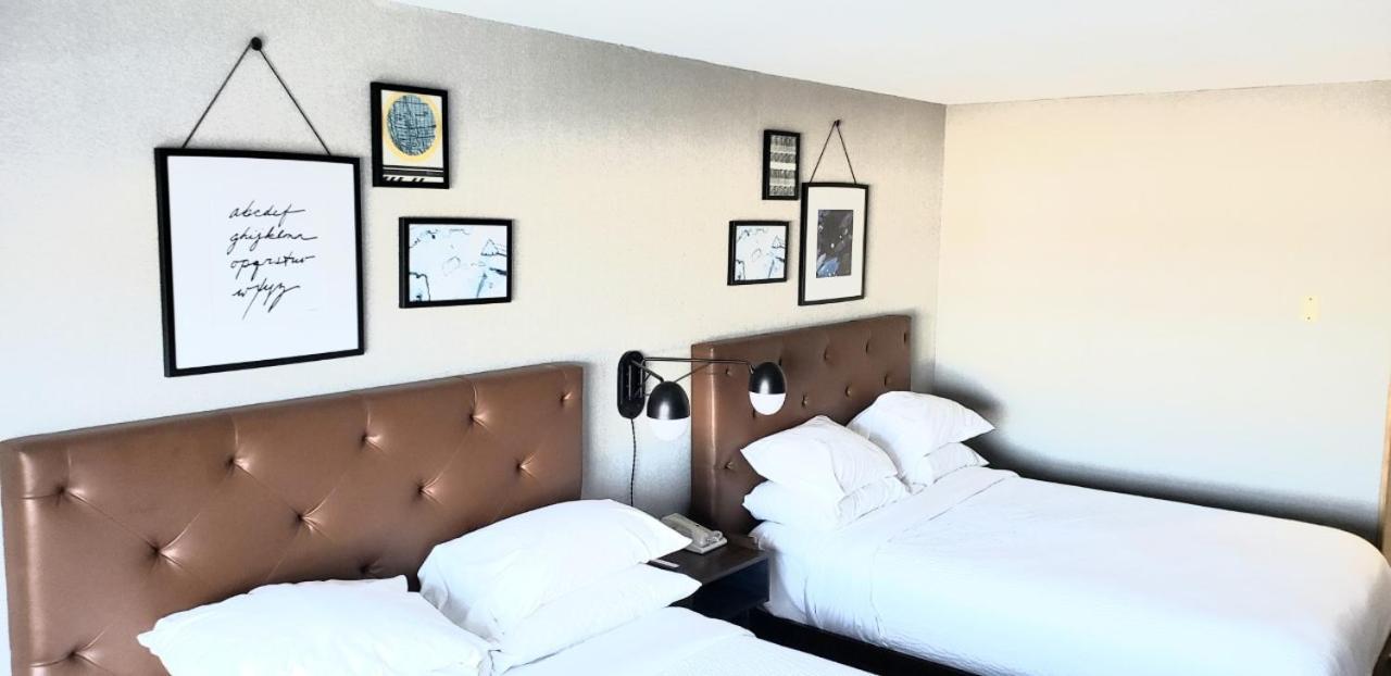 Standard Queen Room Two Queen Beds Non-Smoking