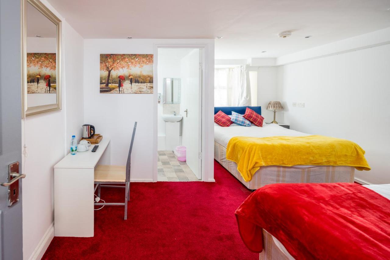 Deluxe Family Room