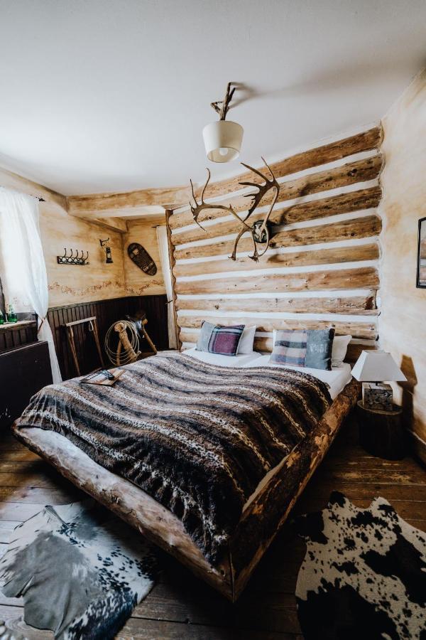 Jim Beam Log Cabin