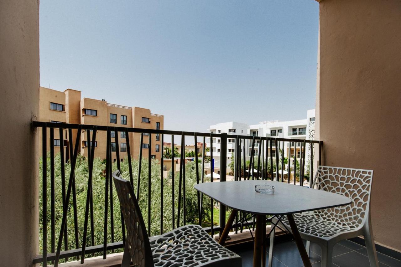 Junior Apartment Pool View