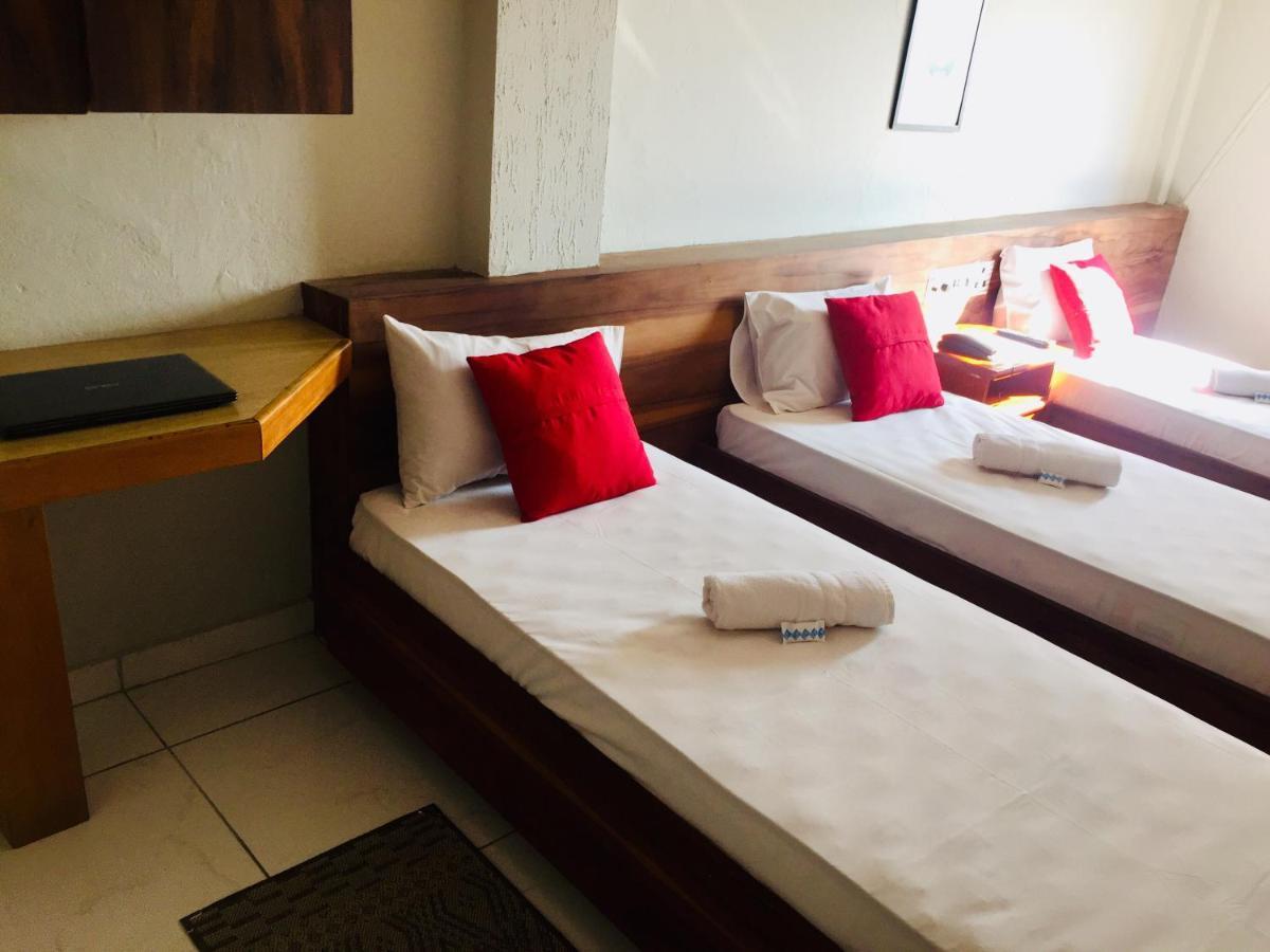 Standard Triple Room 3 Single Beds