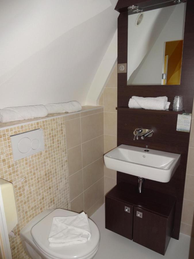 Standard Triple Room,1011577018:JPEG