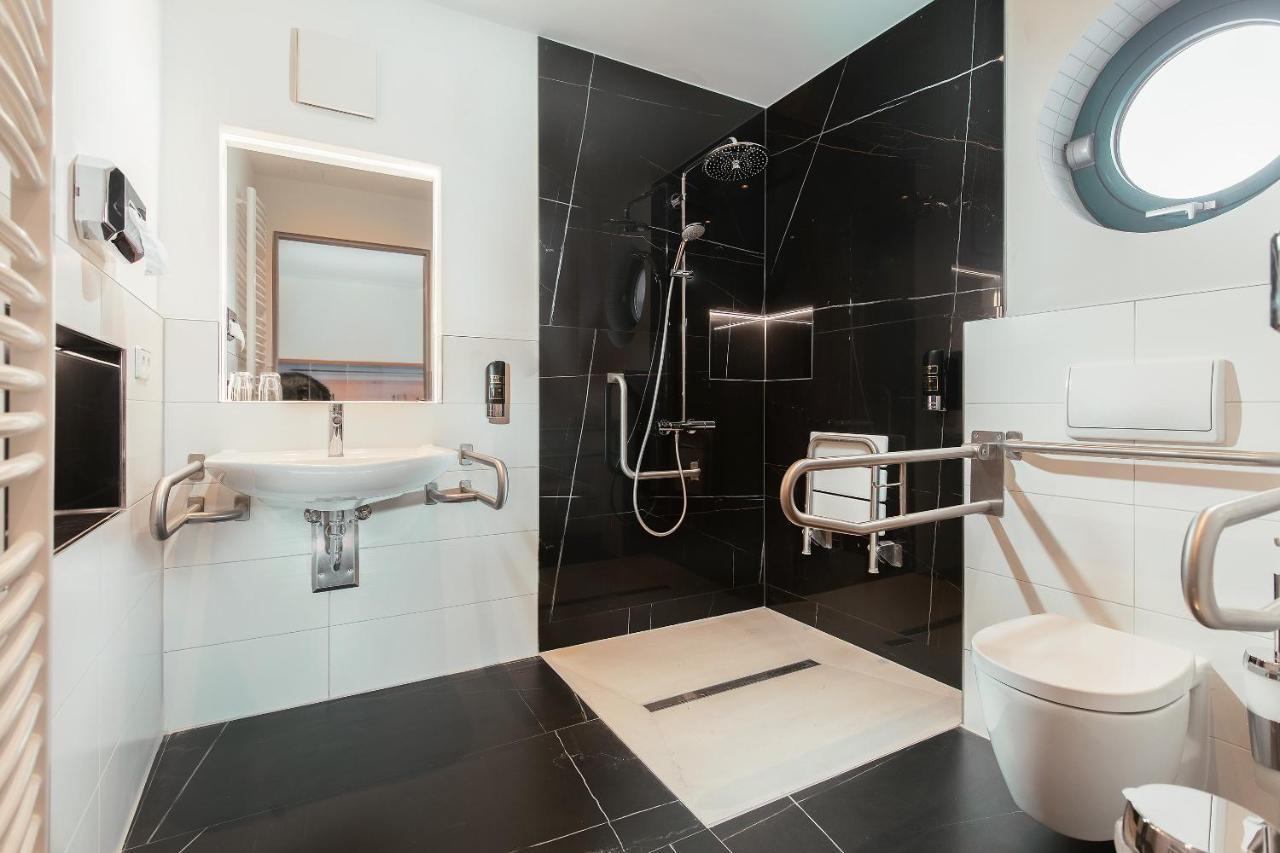 Double Room - Disability Access,1706811711:JPEG