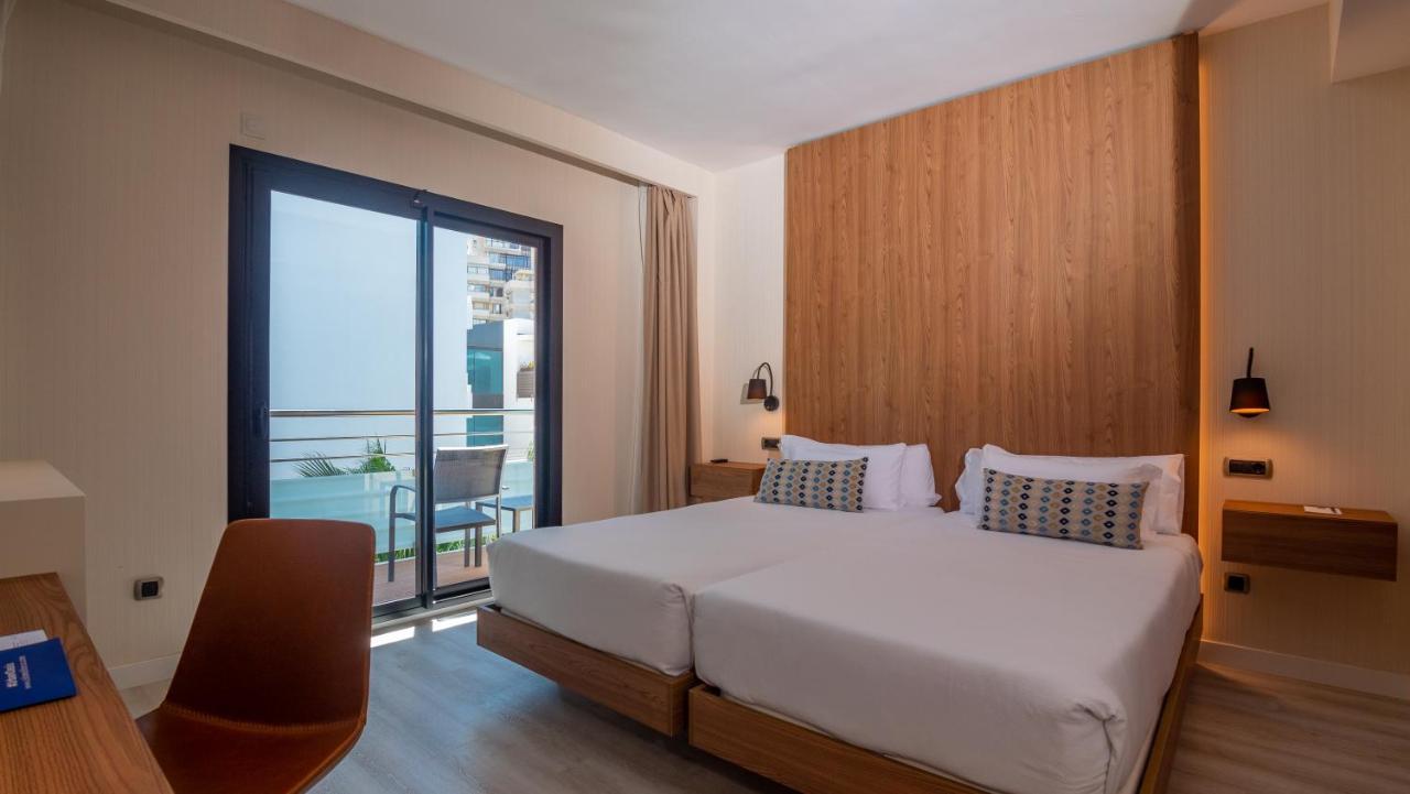 Premium Room with Balcony,1592872507:JPEG