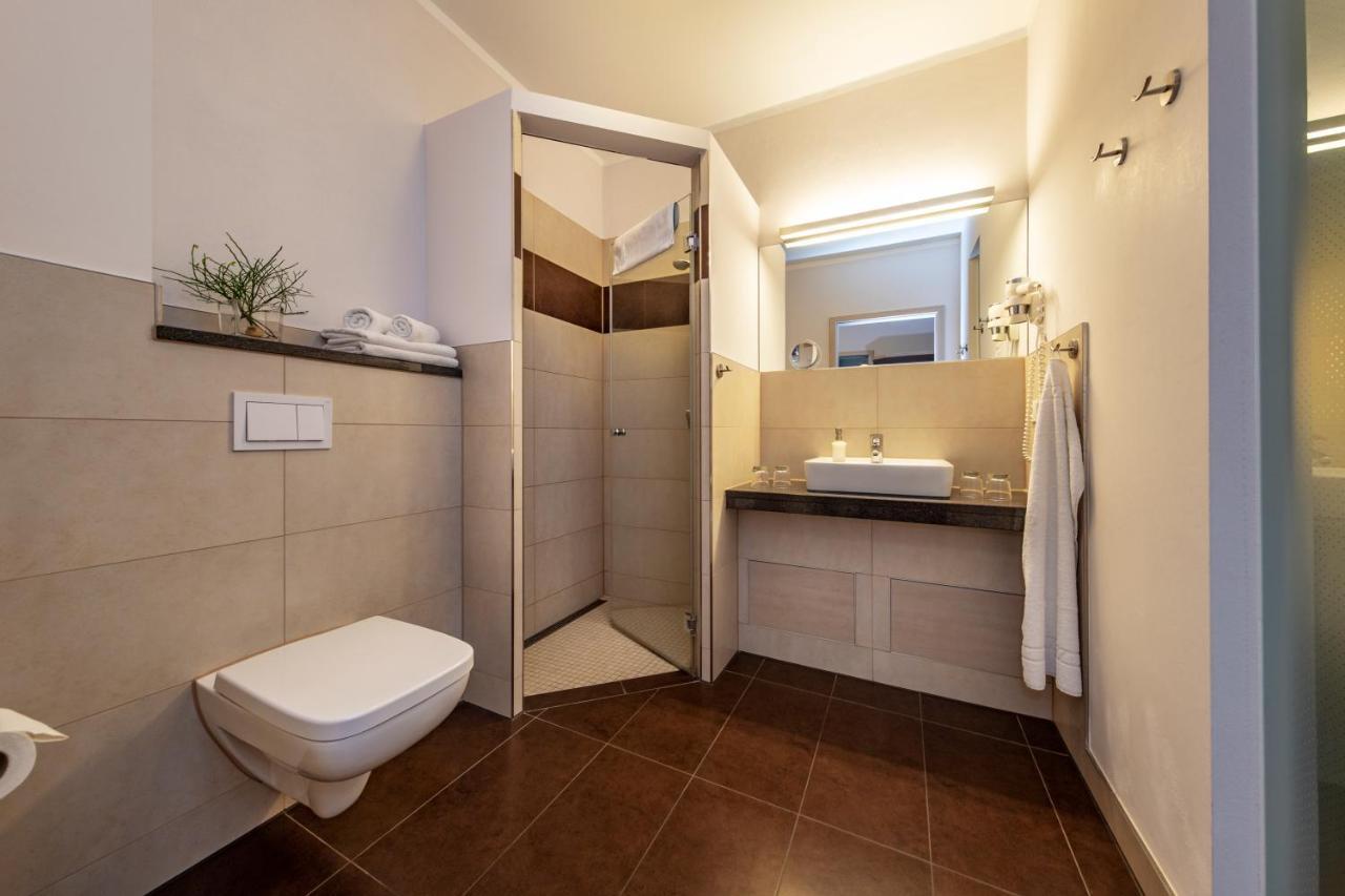 Two-Bedroom Apartment,1013087059:JPEG