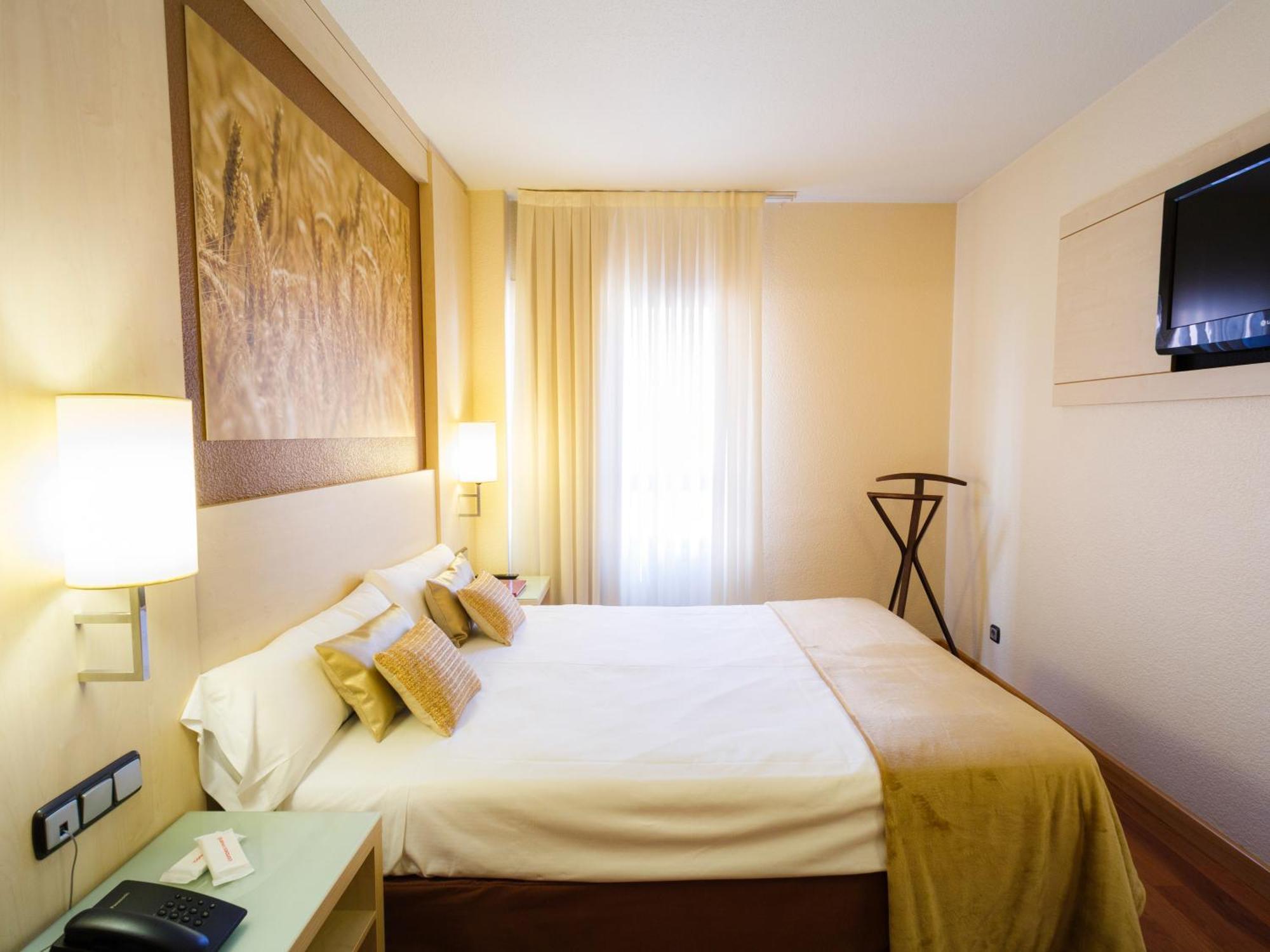 Double Room,1272995695:JPEG