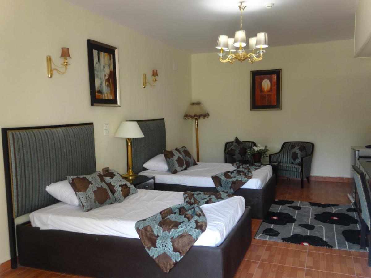 Standard Family Room,1280149894:JPEG