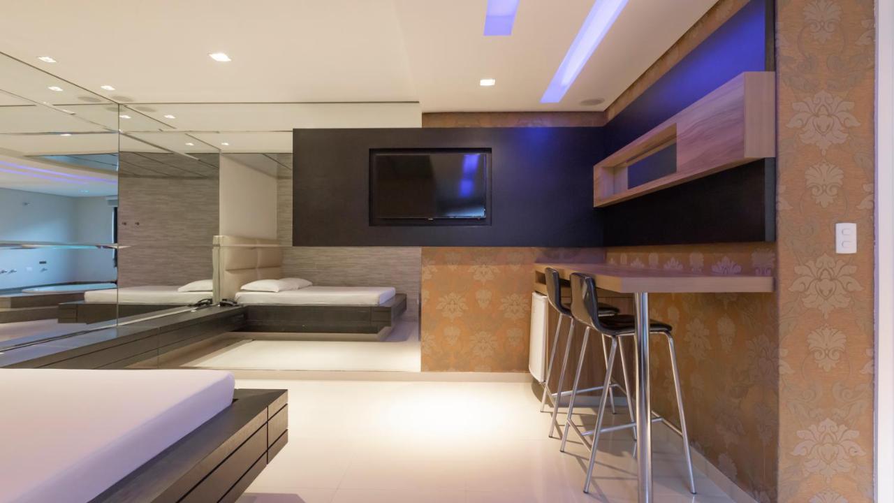 Deluxe Suite Spa Bath