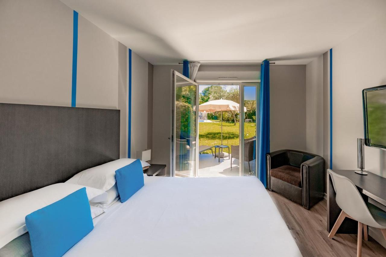 Double or Twin Room Terrace