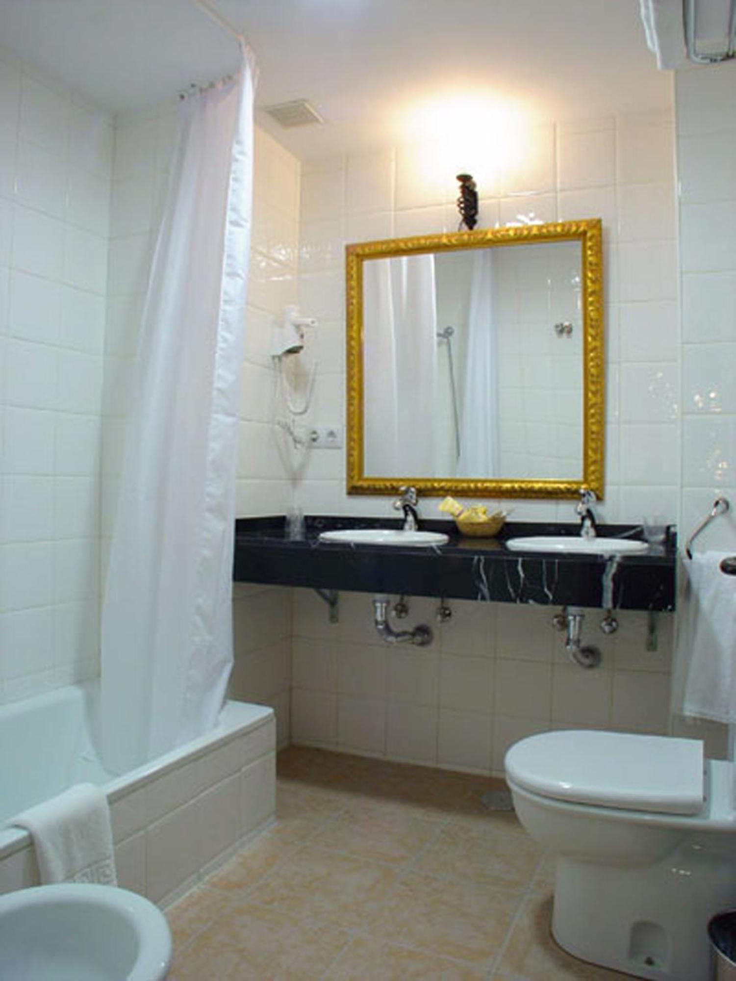 Triple Room,1083957742:JPEG