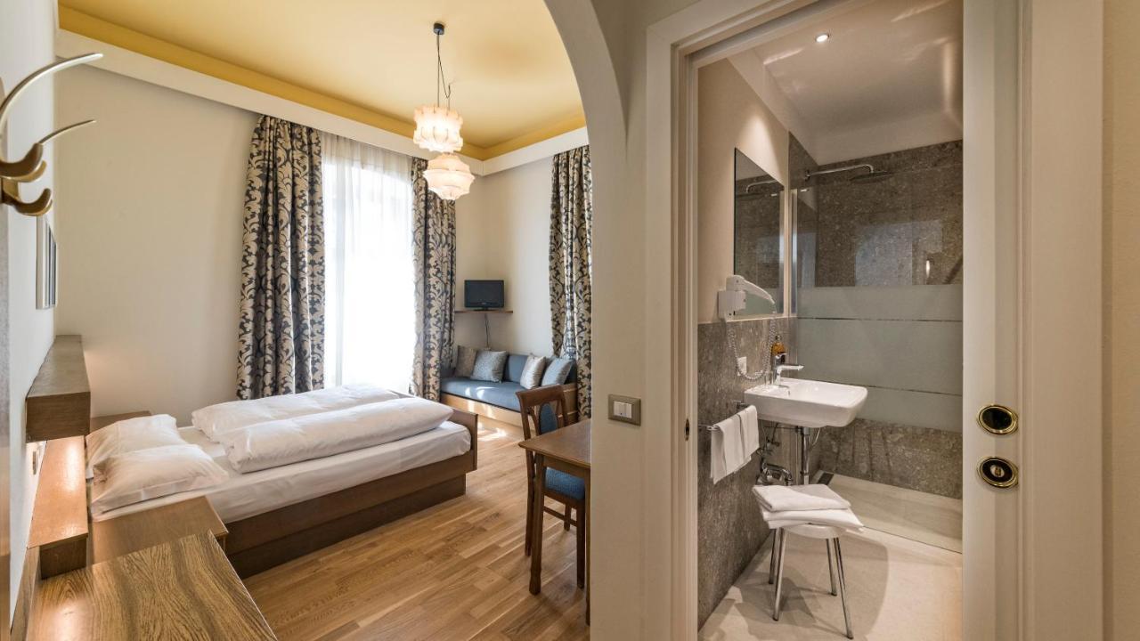 Double or Twin Room,1529308987:JPEG
