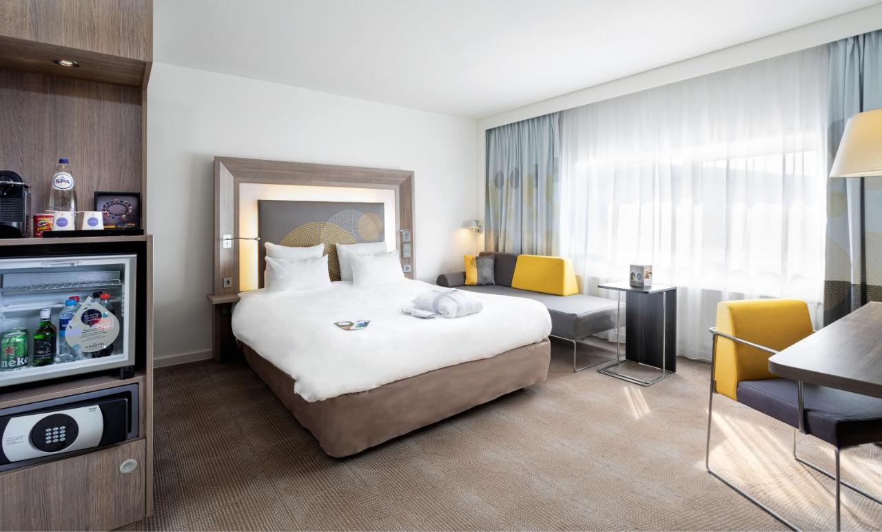Deluxe Privilege Room One Double Bed Sofa Bed,1014644272:JPEG