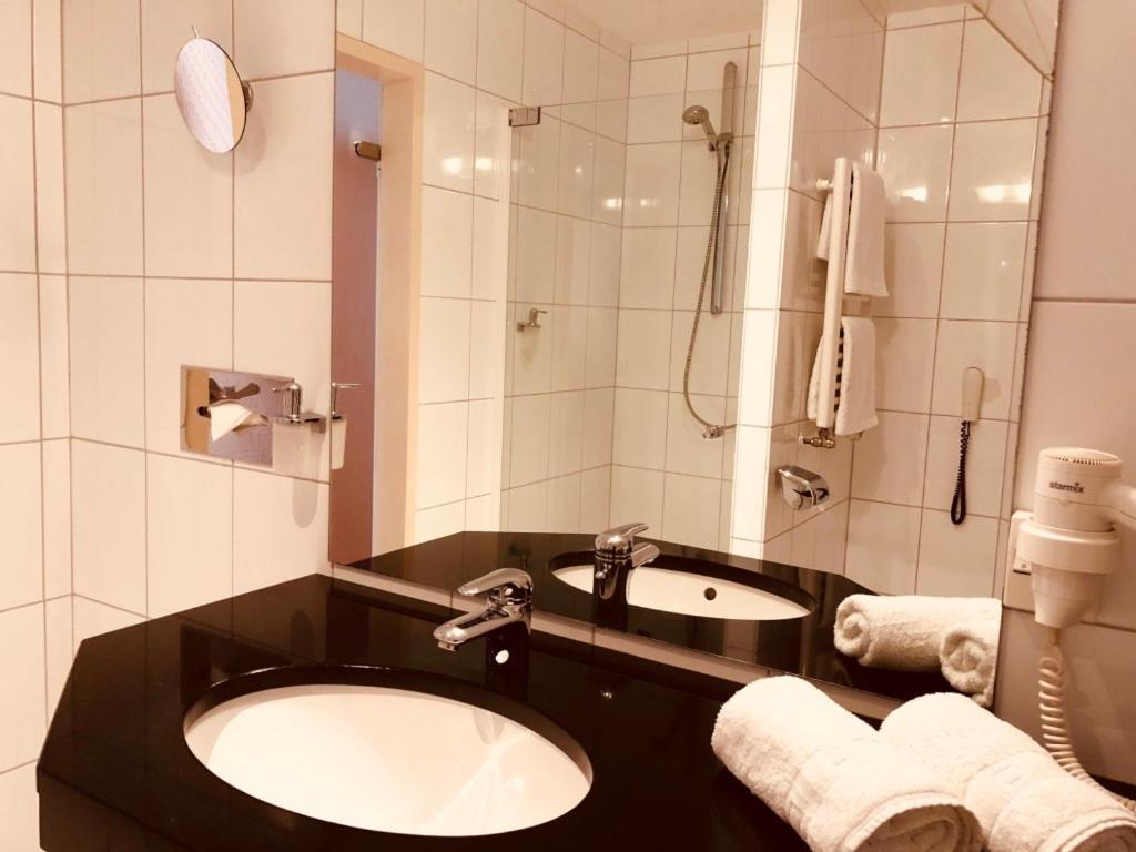 Deluxe Double Room,1765798053:JPEG