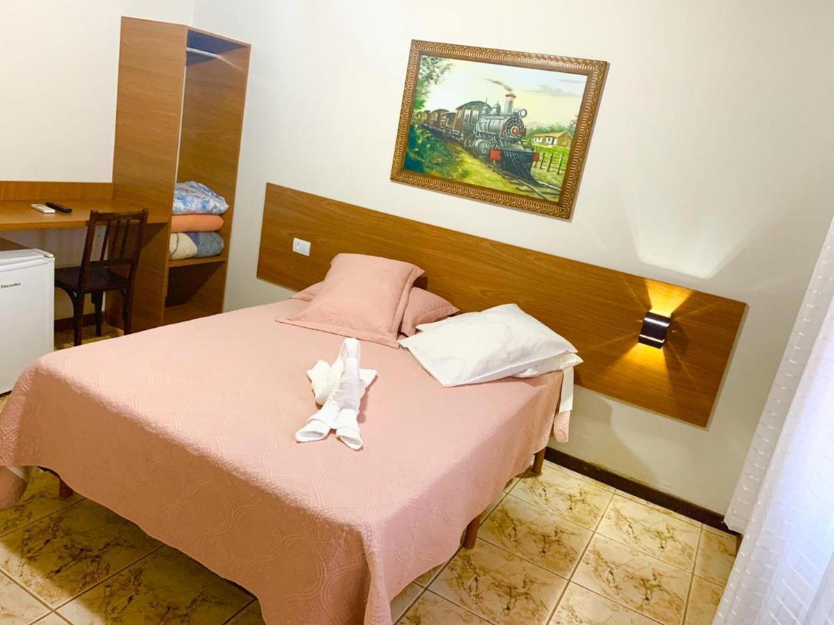 Deluxe Room,1154947176:JPEG