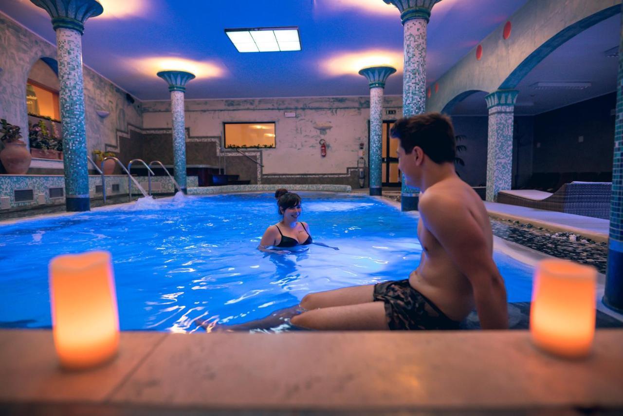 Junior Suite Spa Access Light Split Level,682978560:JPEG