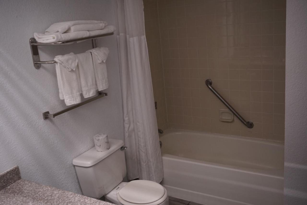One-Bedroom King Suite Non-Smoking,1235228756:JPEG